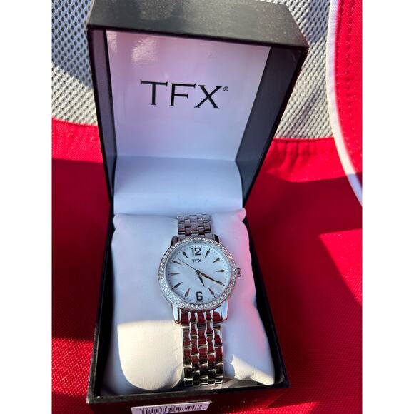 NEW in Box TFX Women’s Wrist Watch 36T115 Silver Bling - Picture 3 of 5